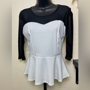 Women Juniors Blouse, Black & White - M‎